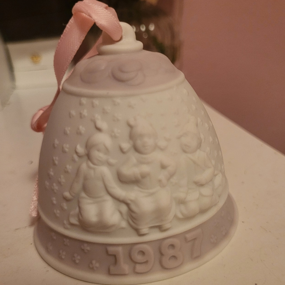 1987 White Ceramic Bell with Pink Ribbon